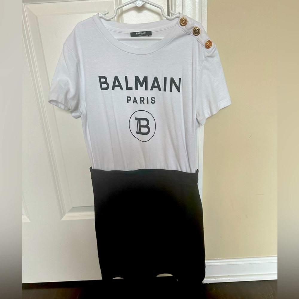Balmain girls two tone dress- white and black with side zip closure
